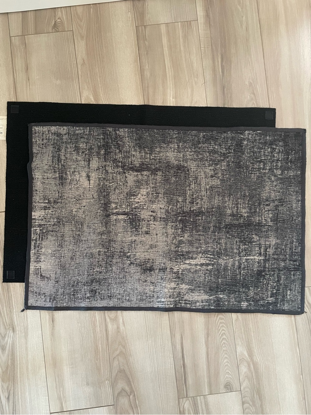 Ruggable 3x5 includes rug pad Neutral Area Rug - Gray and Black